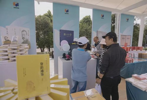 教育專家齊匯聚，康輝鞠萍攜手朱迅高亞麟助力教育咨詢